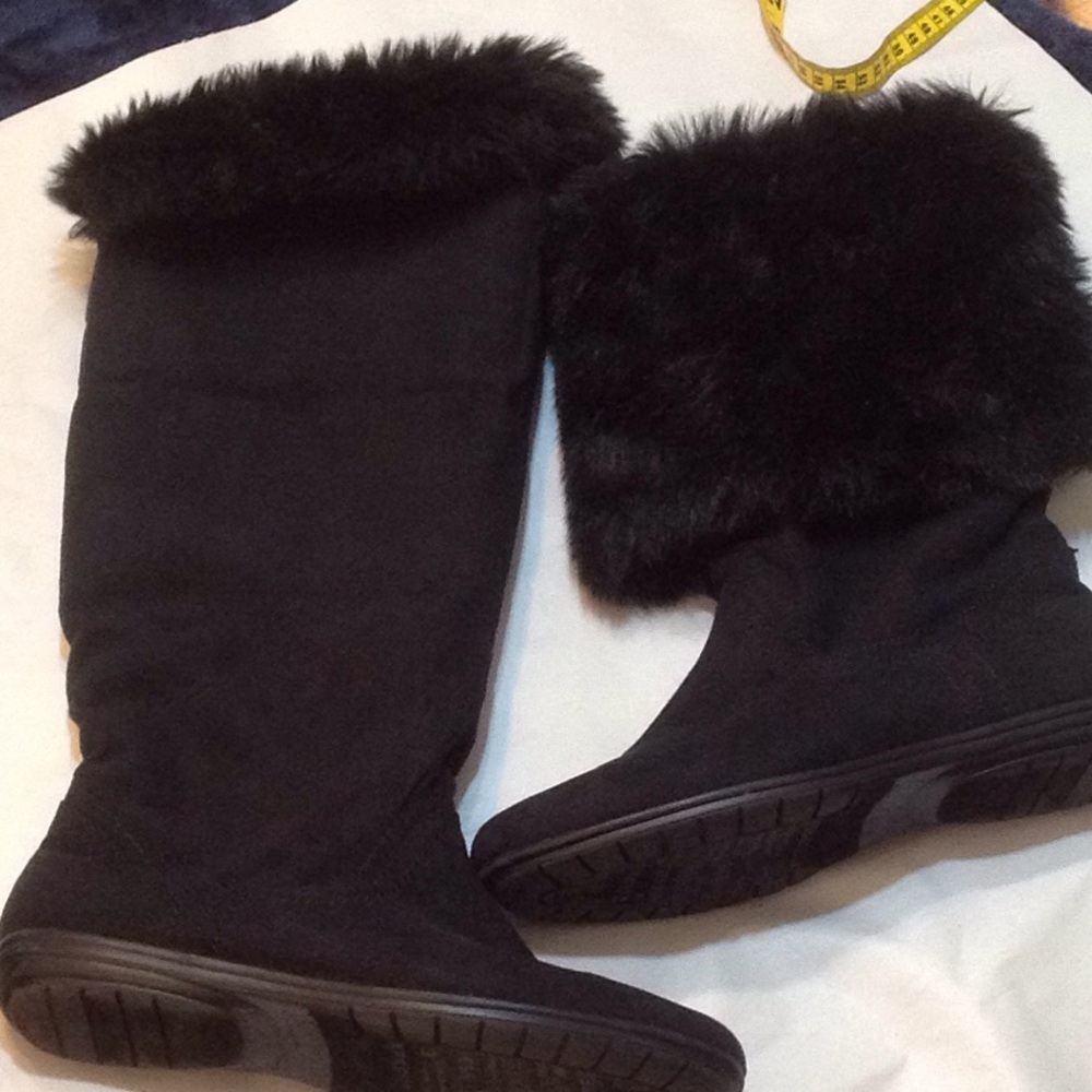 🦋 Express boots size 8